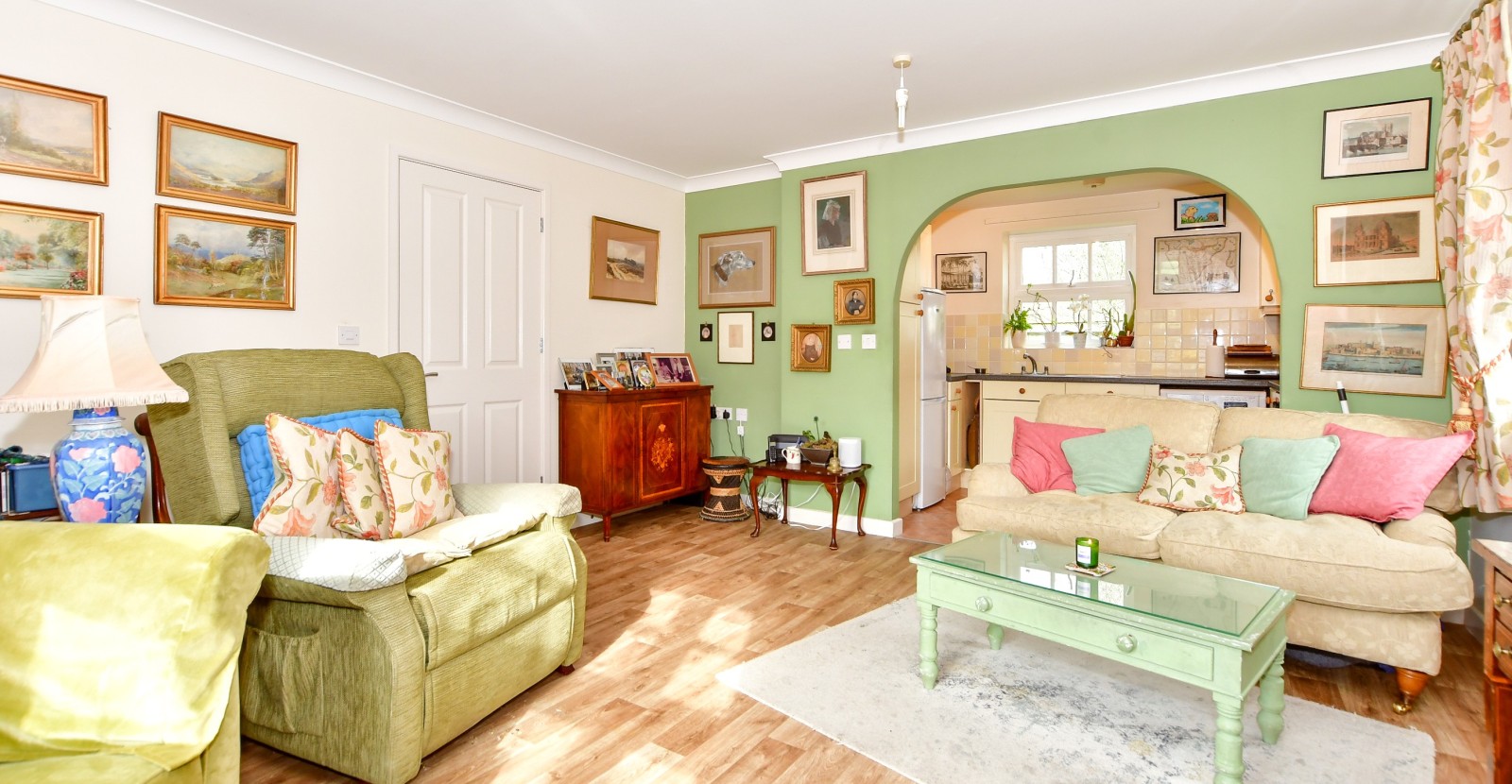 Flat 12 Newland Gardens Weald Living